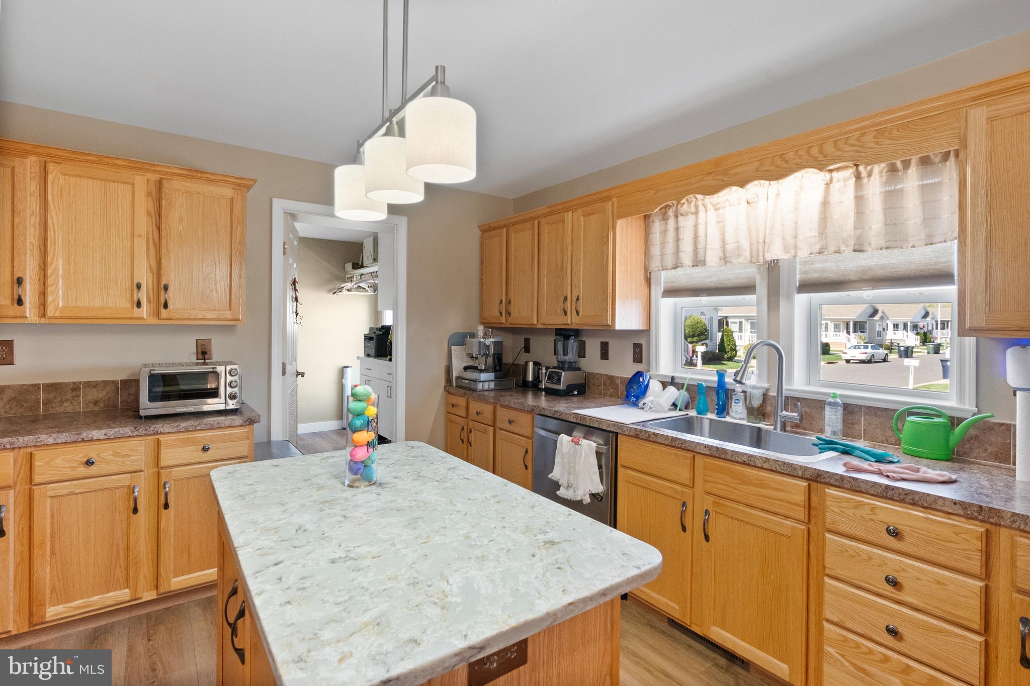 2088 BURLINGTON CIRCLE