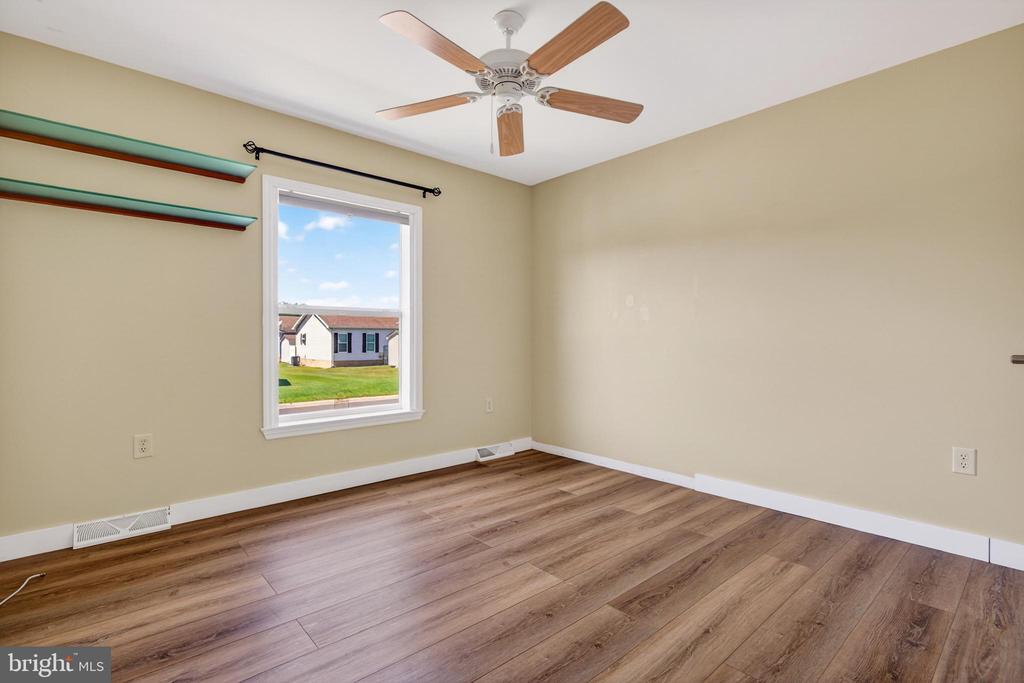 2088 BURLINGTON CIRCLE