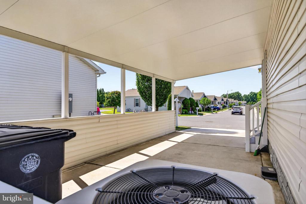 2088 BURLINGTON CIRCLE
