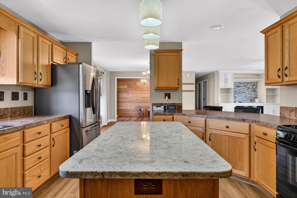 2088 BURLINGTON CIRCLE