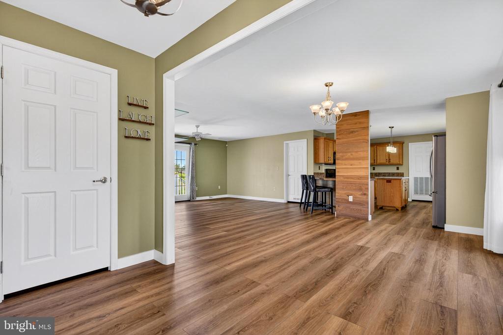 2088 BURLINGTON CIRCLE