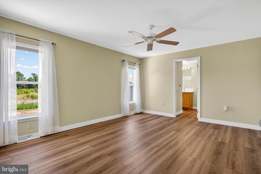 2088 BURLINGTON CIRCLE