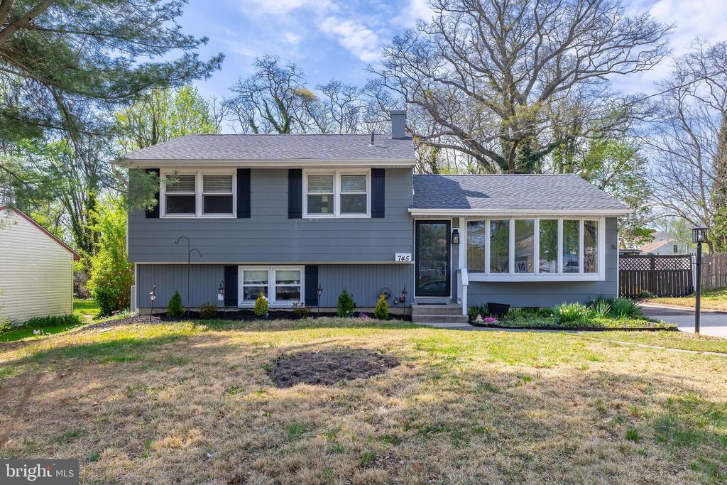 745 DARTMOUTH DRIVE