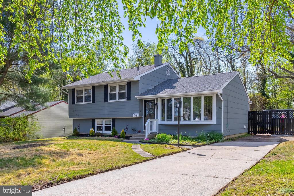 745 DARTMOUTH DRIVE