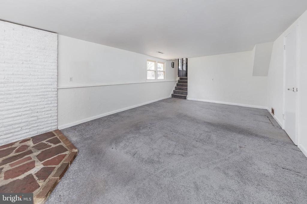 745 DARTMOUTH DRIVE