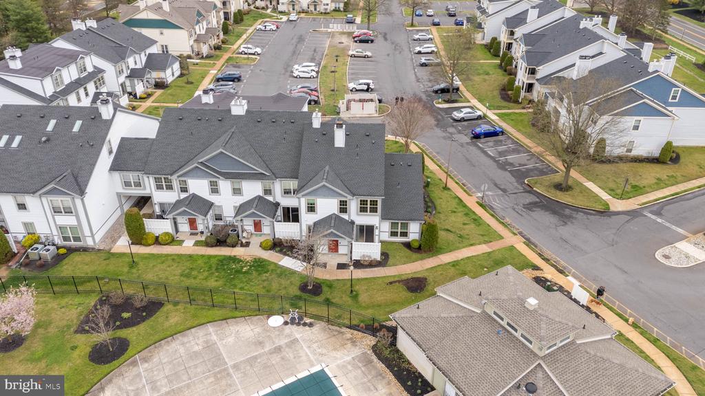 322 STEEPLECHASE COURT