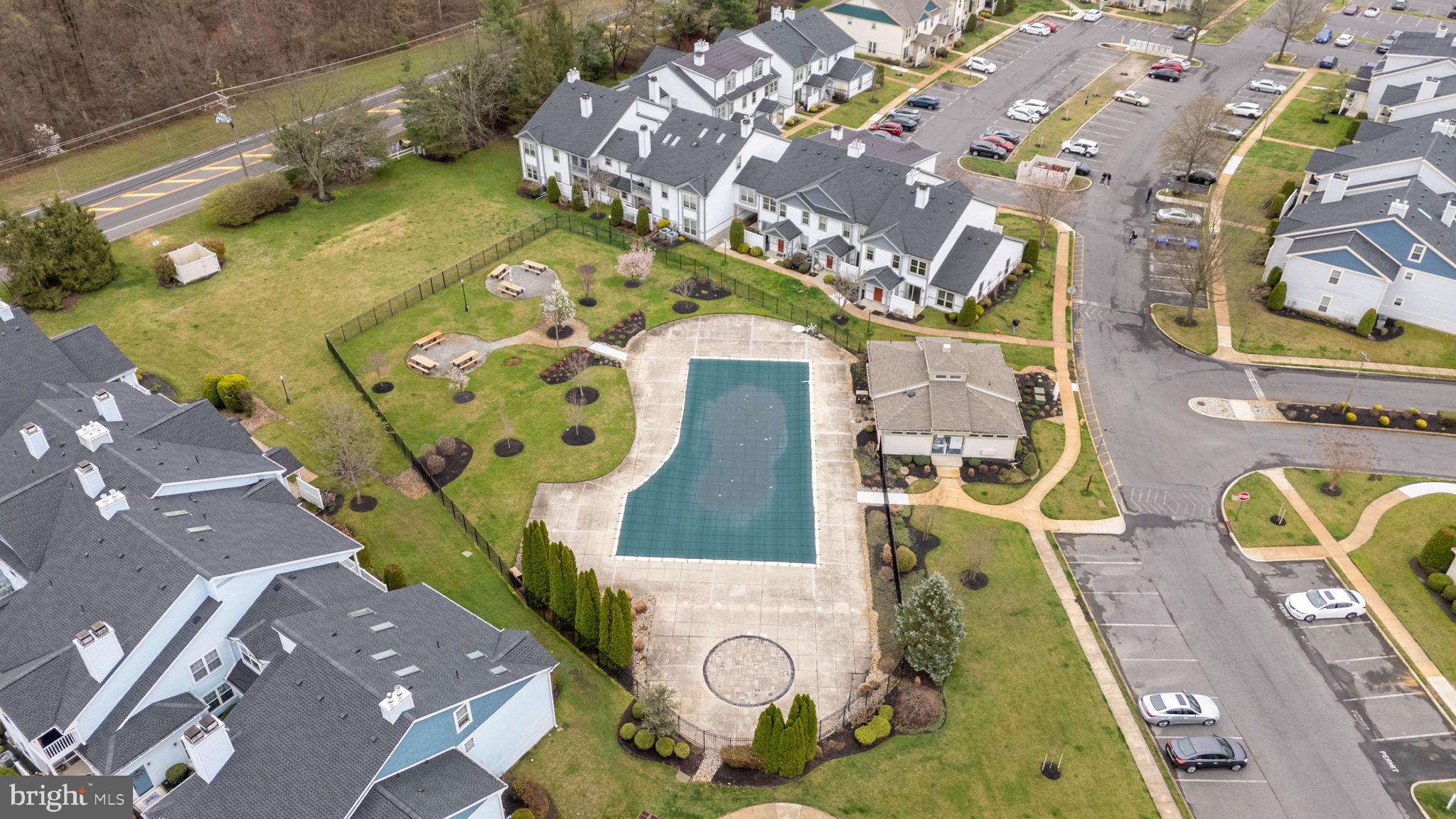 322 STEEPLECHASE COURT