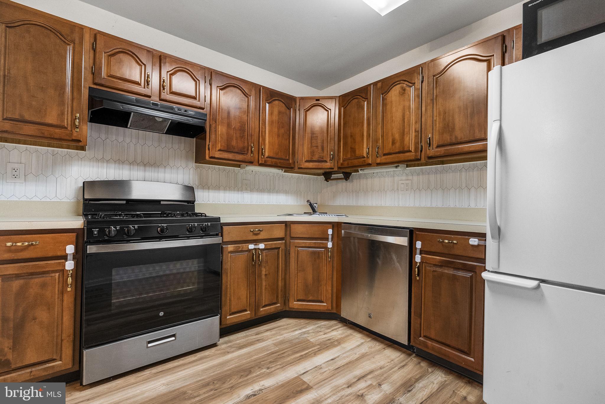 322 STEEPLECHASE COURT