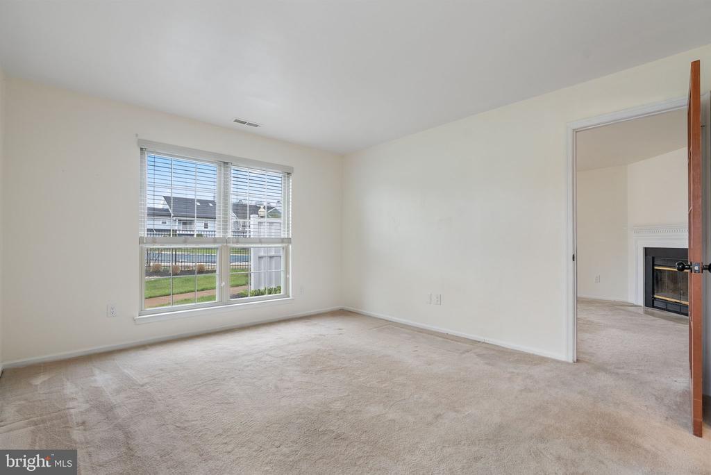 322 STEEPLECHASE COURT