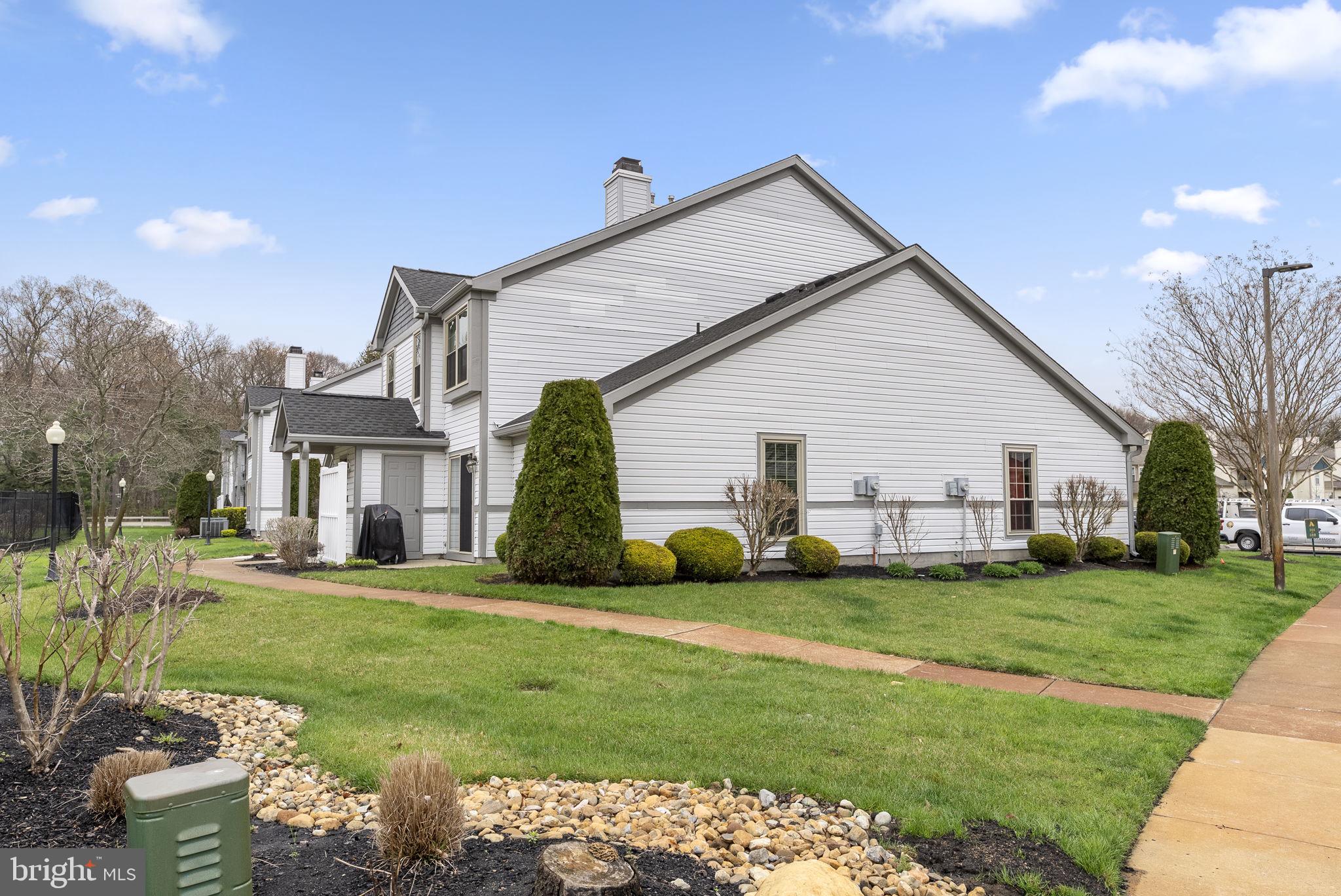 322 STEEPLECHASE COURT