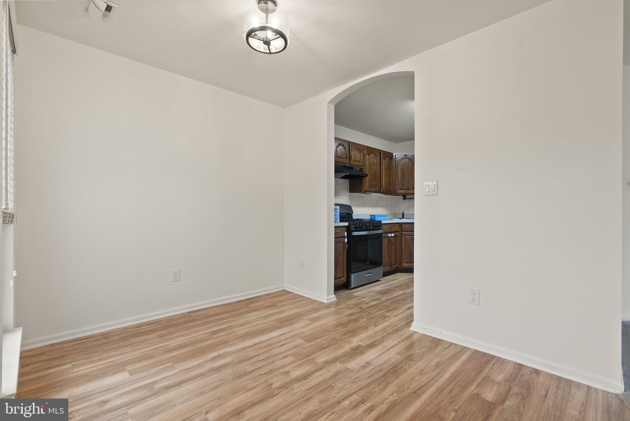 322 STEEPLECHASE COURT