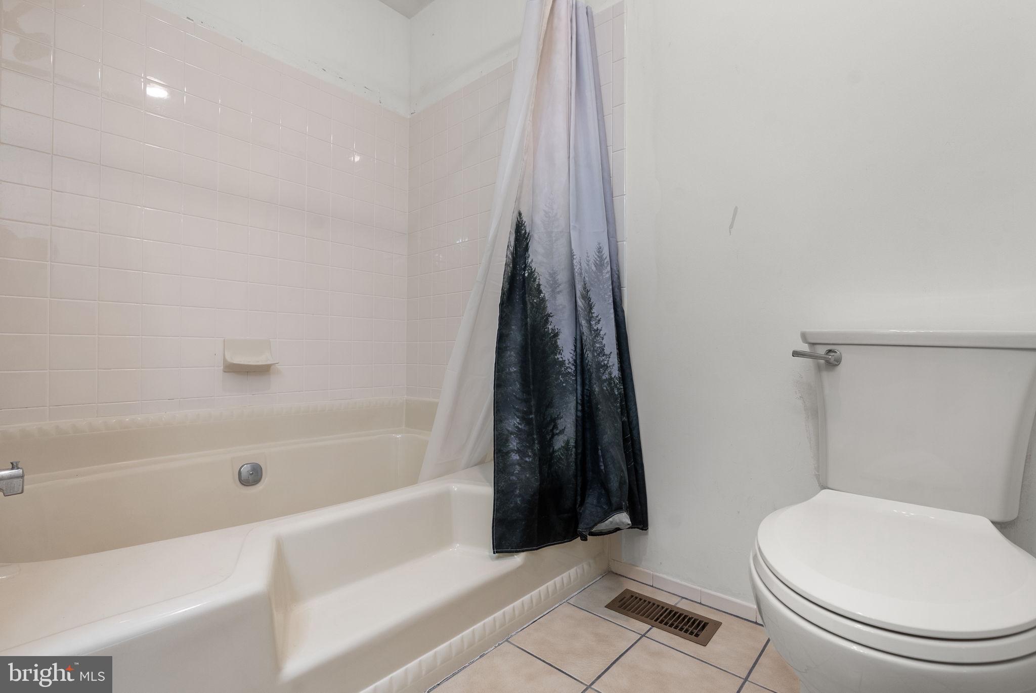 322 STEEPLECHASE COURT