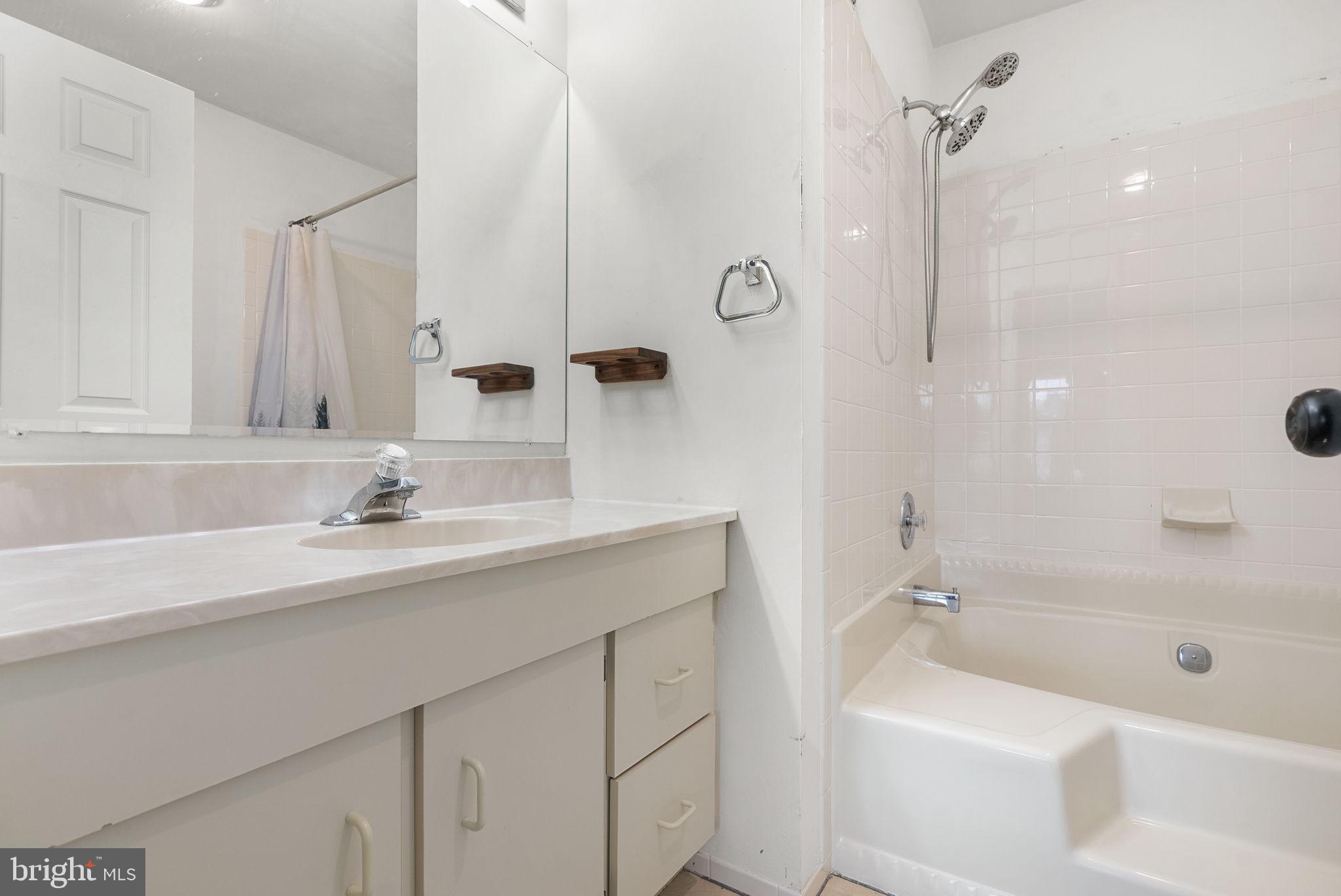 322 STEEPLECHASE COURT