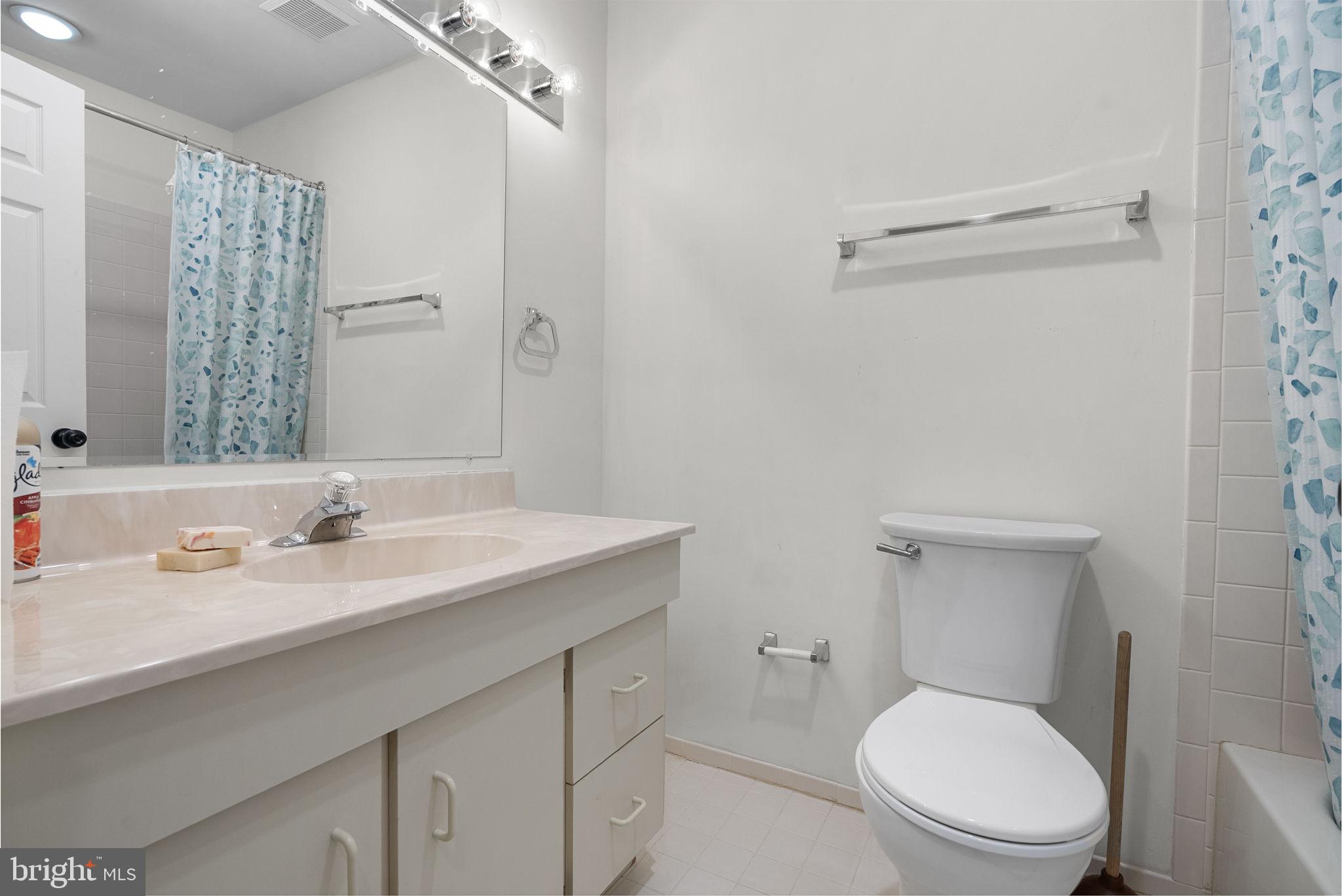 322 STEEPLECHASE COURT