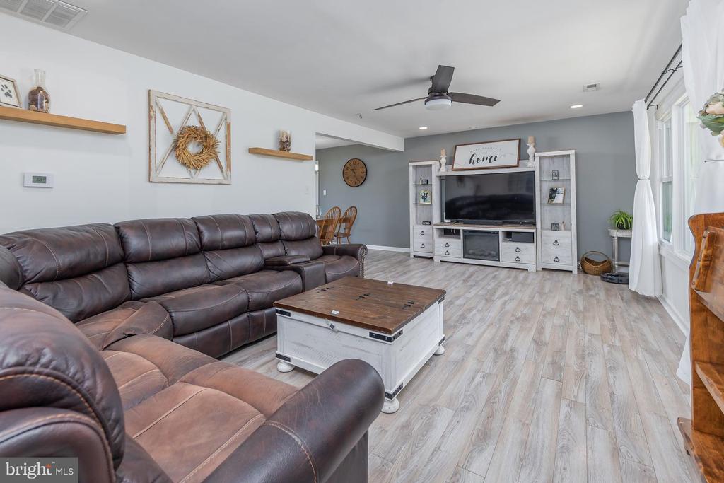 427 BIRCH DRIVE