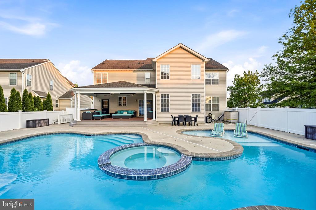 127 FOXWOOD TERRACE