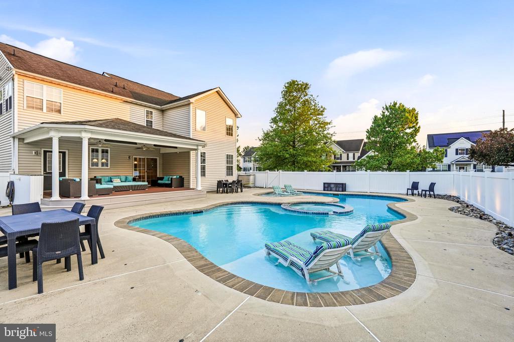 127 FOXWOOD TERRACE