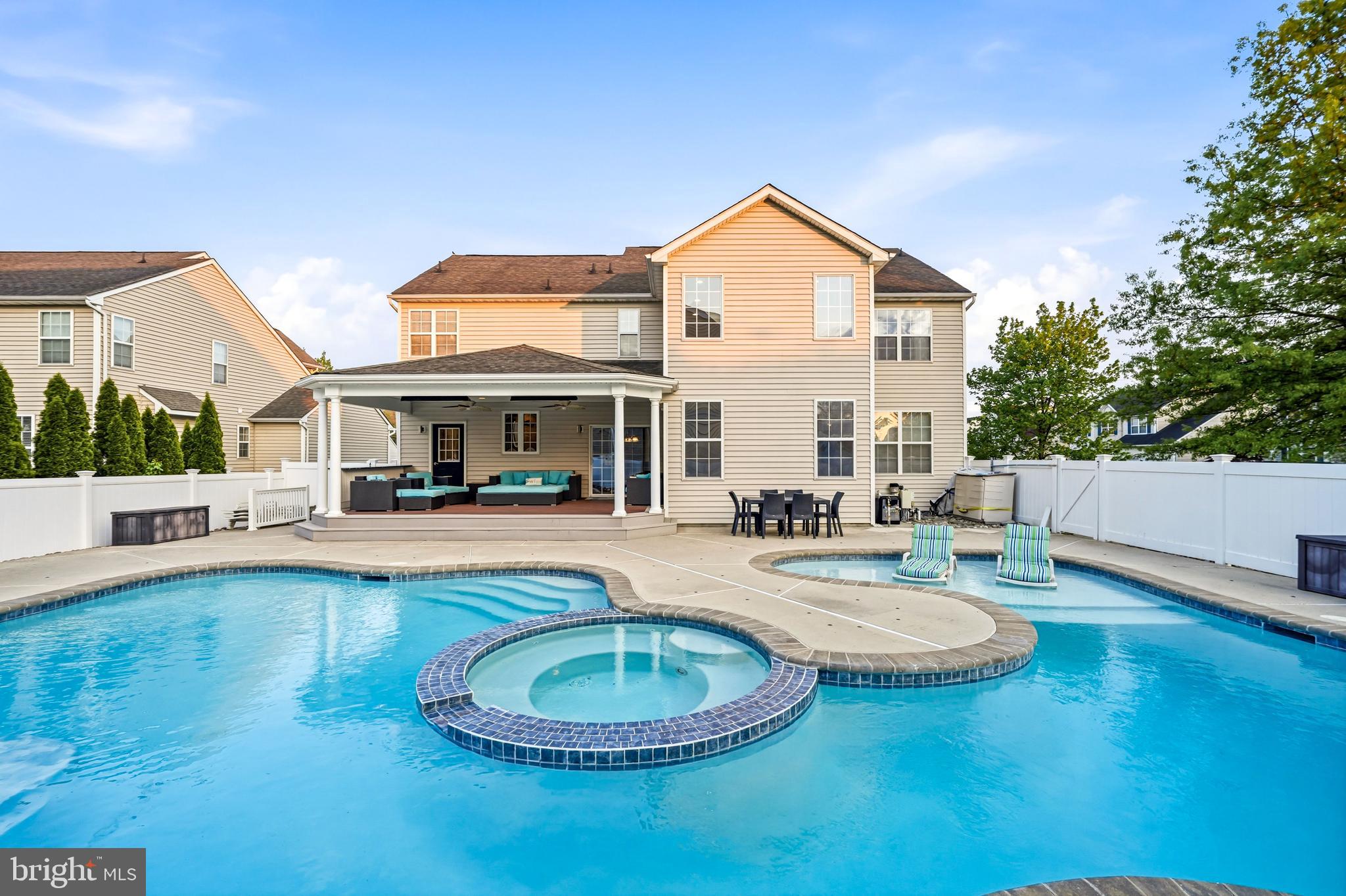 127 FOXWOOD TERRACE