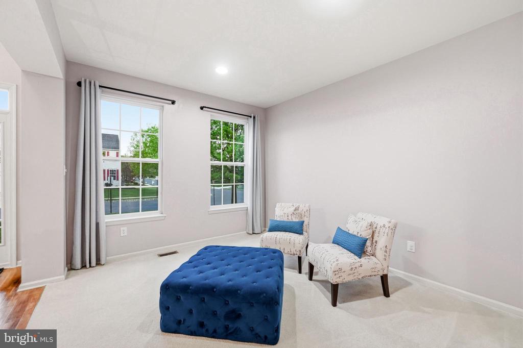 127 FOXWOOD TERRACE