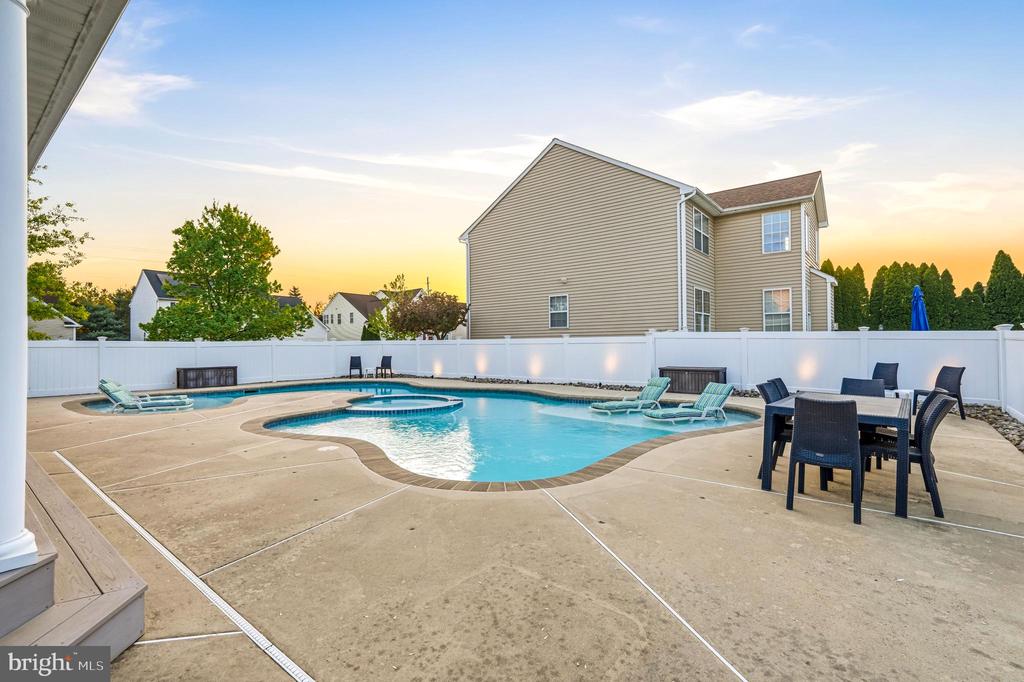 127 FOXWOOD TERRACE