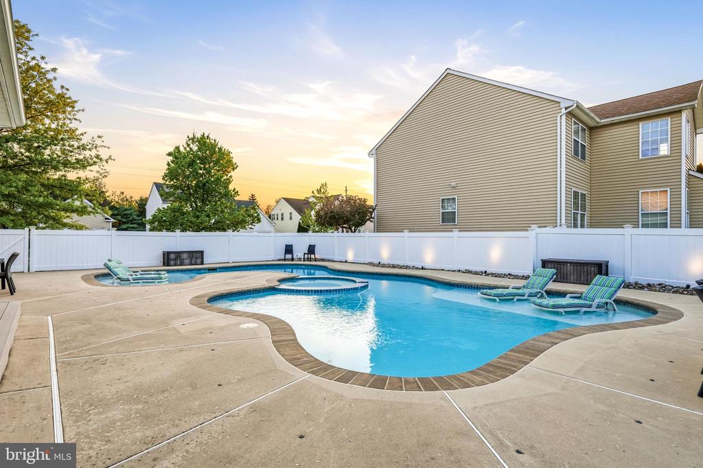 127 FOXWOOD TERRACE