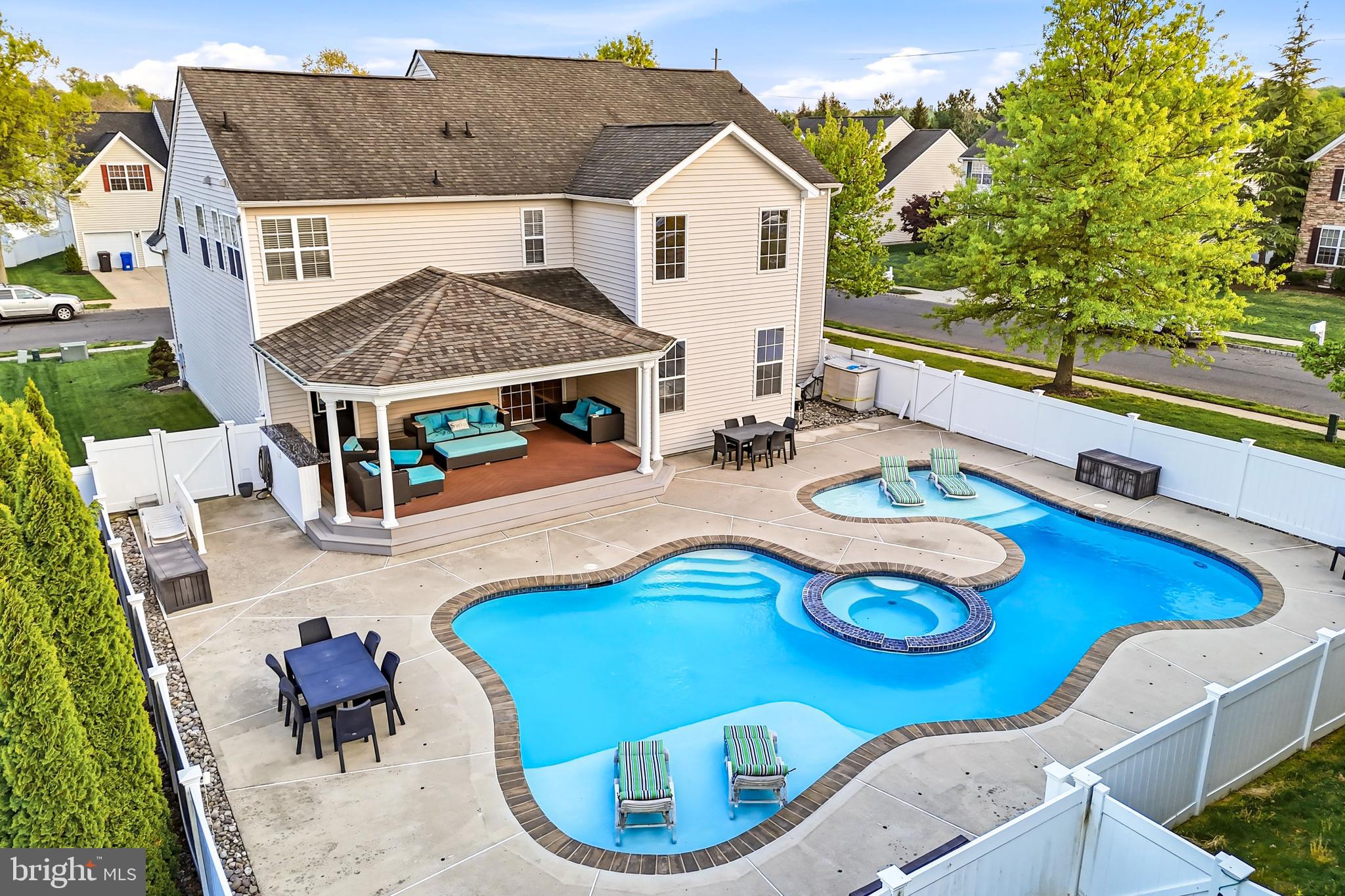 127 FOXWOOD TERRACE