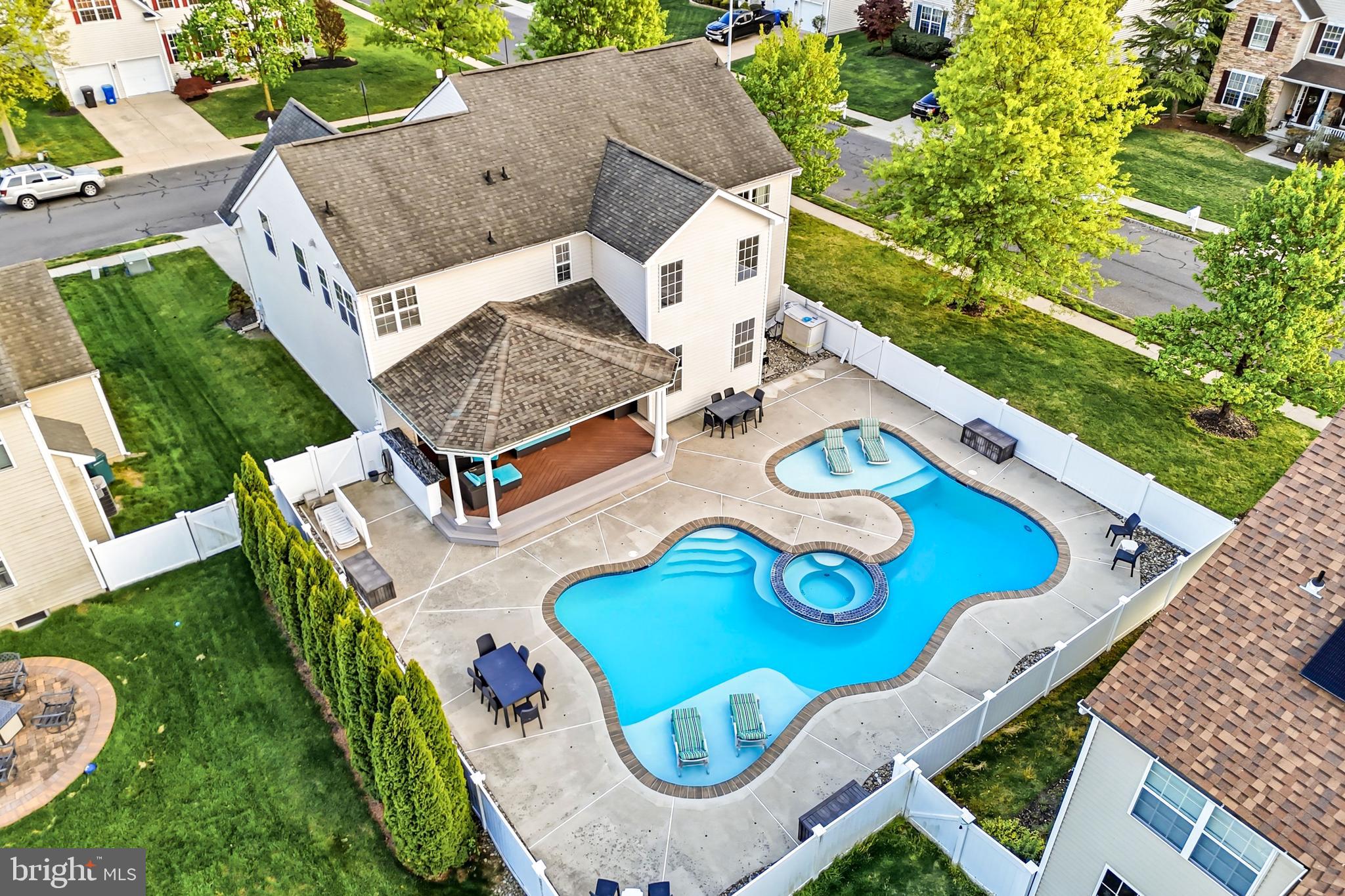 127 FOXWOOD TERRACE