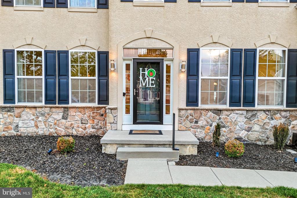 127 FOXWOOD TERRACE