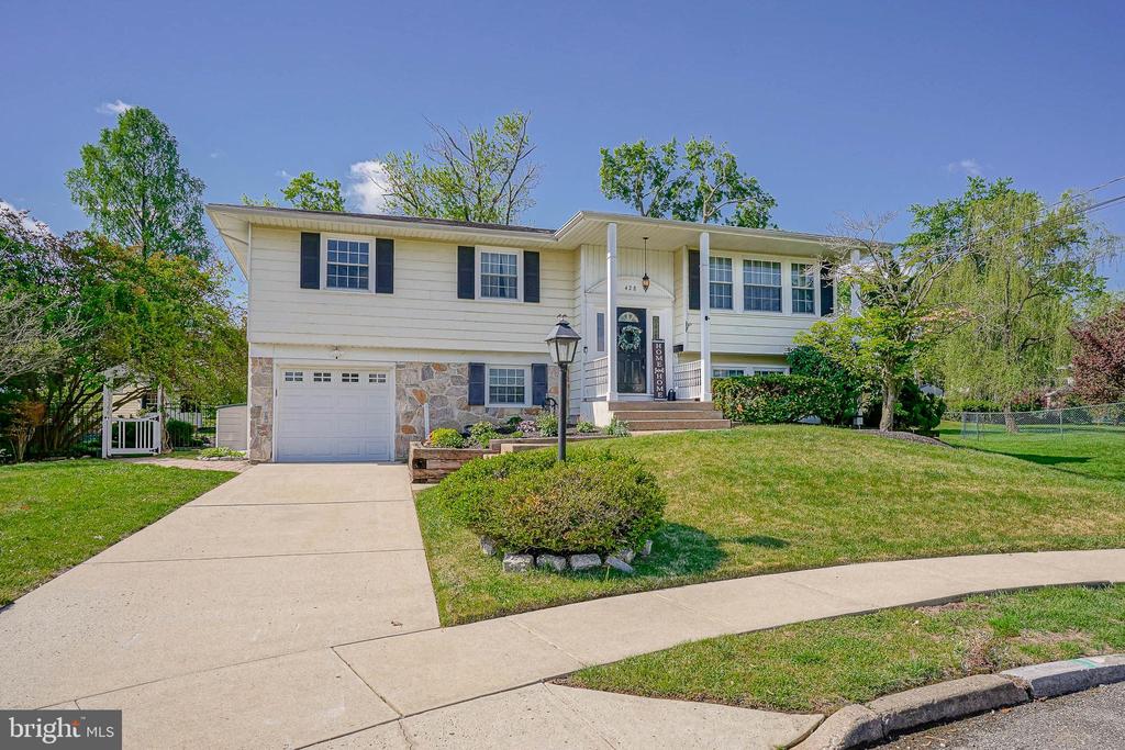 428 TEMPLE COURT