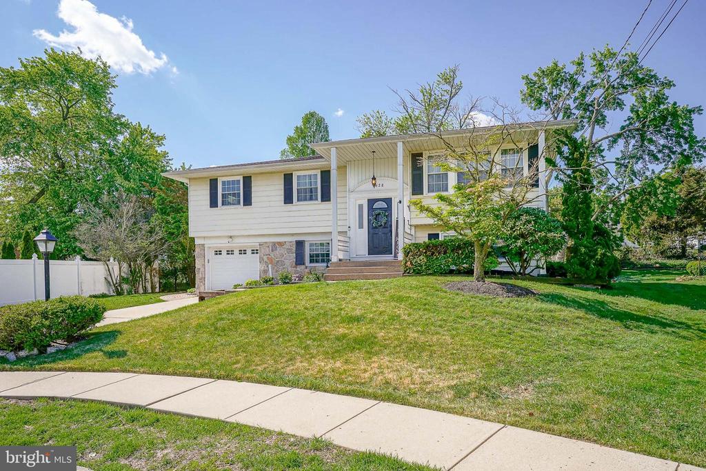 428 TEMPLE COURT
