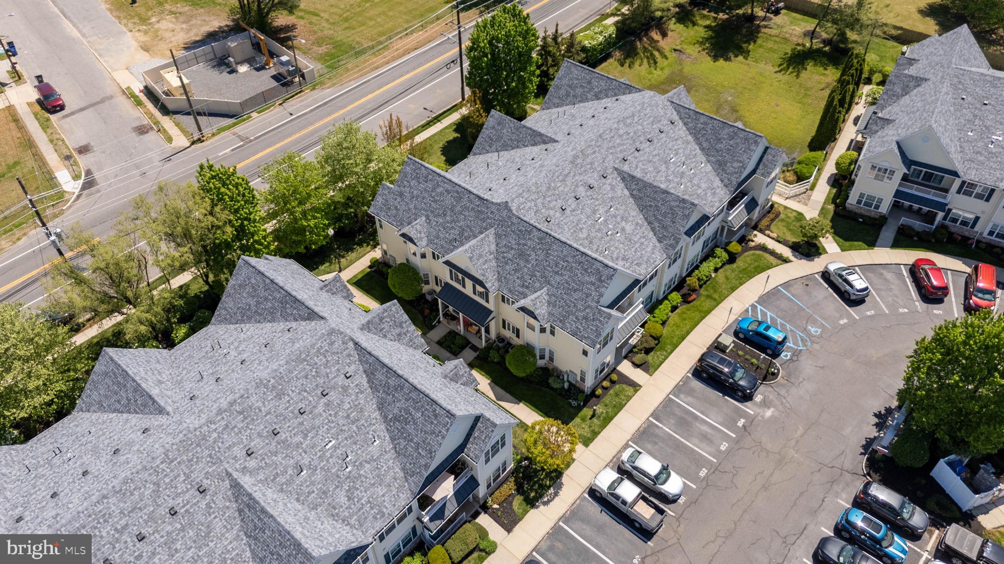 12 PELICAN PLACE