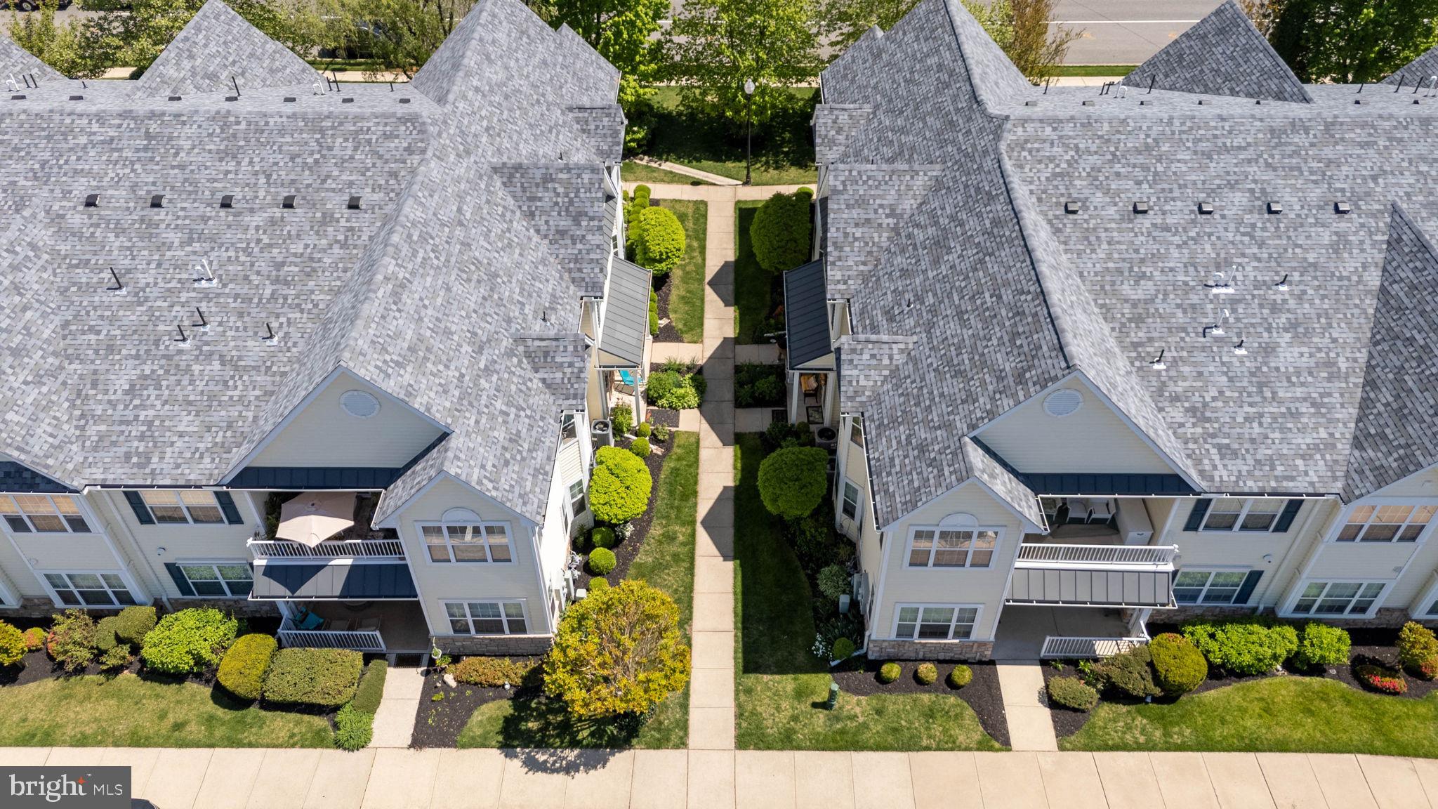 12 PELICAN PLACE