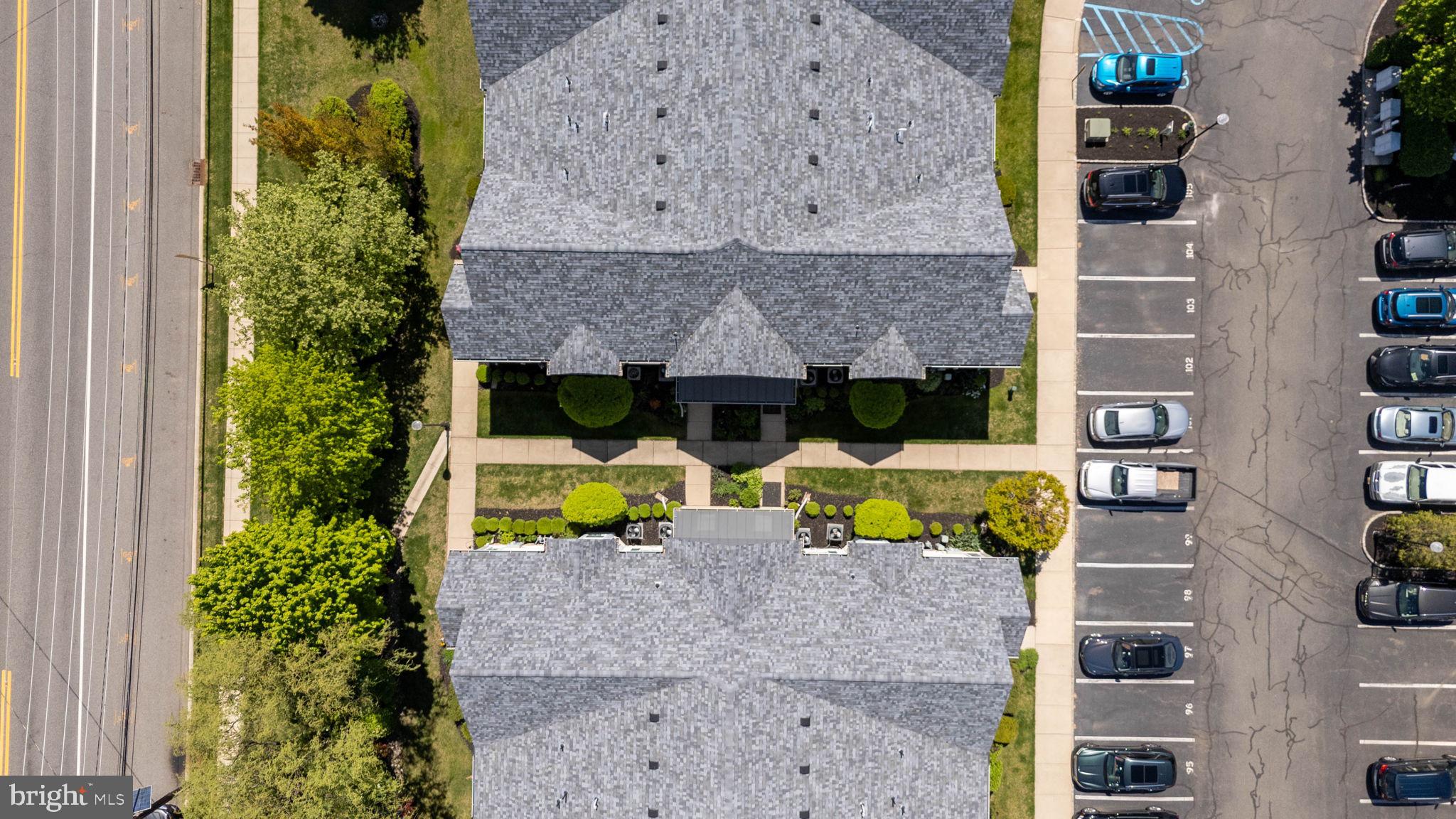 12 PELICAN PLACE
