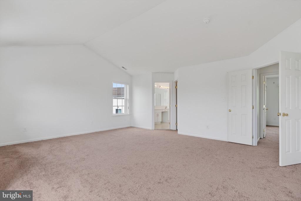 34 HILL FARM WAY