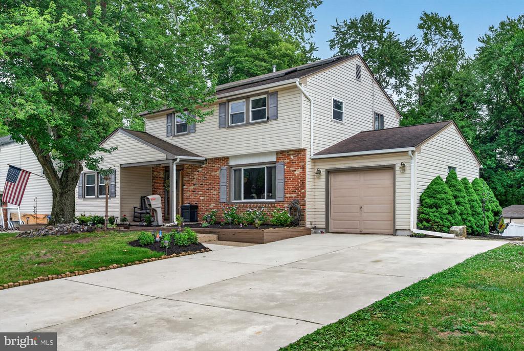 46 GREENWOOD DRIVE