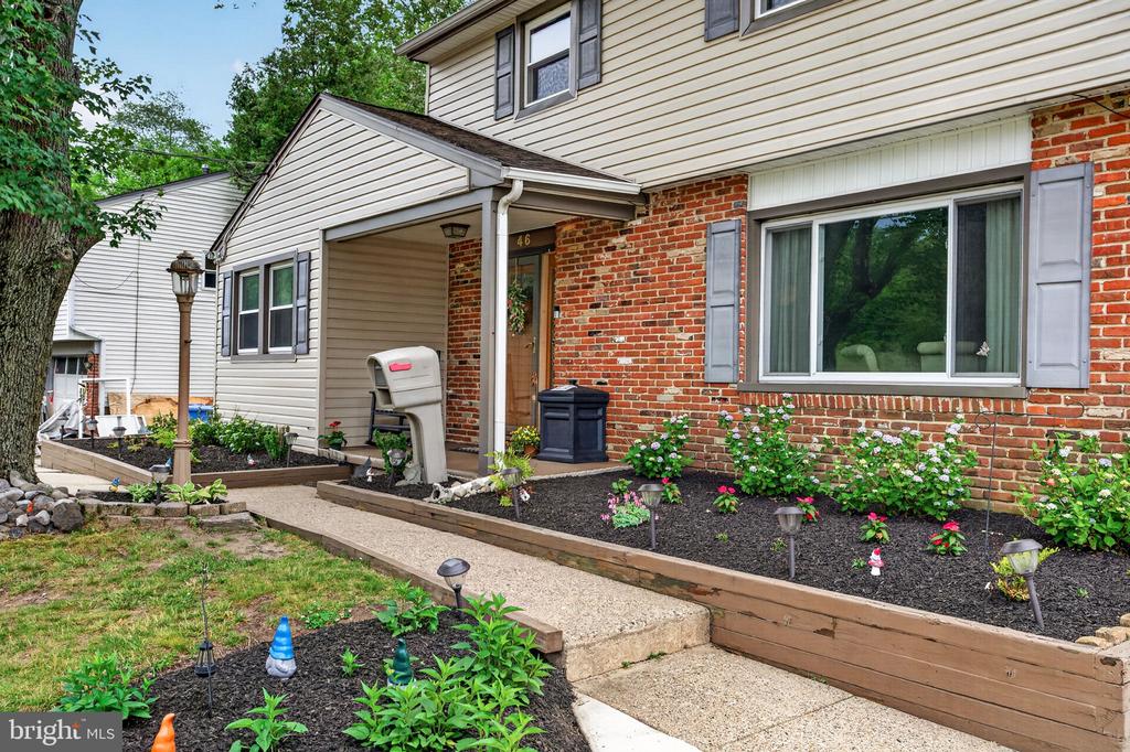 46 GREENWOOD DRIVE