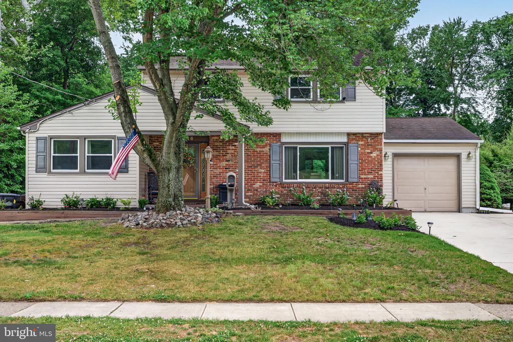 46 GREENWOOD DRIVE