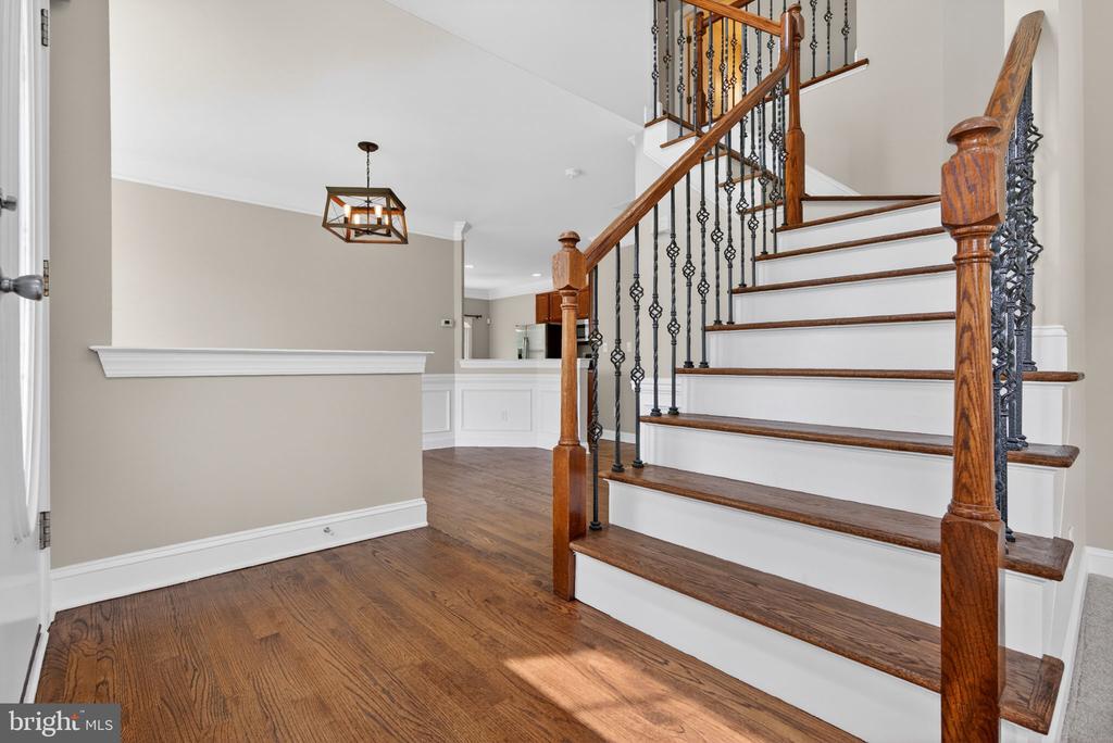 323 KESWICK DRIVE