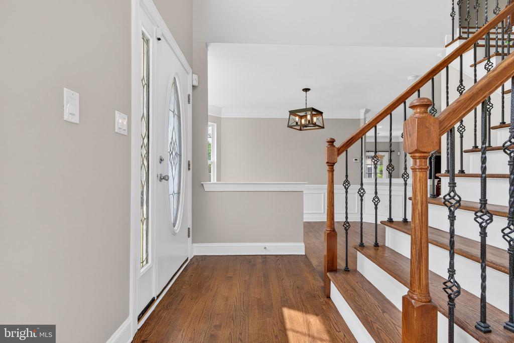 323 KESWICK DRIVE