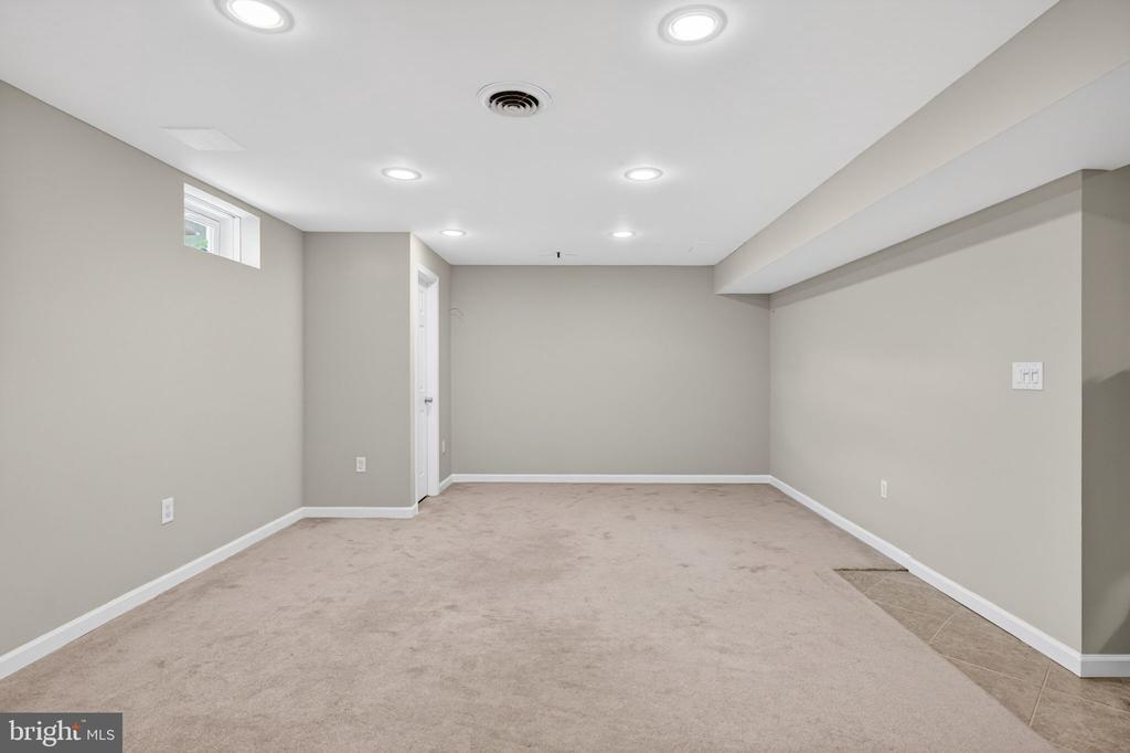 323 KESWICK DRIVE