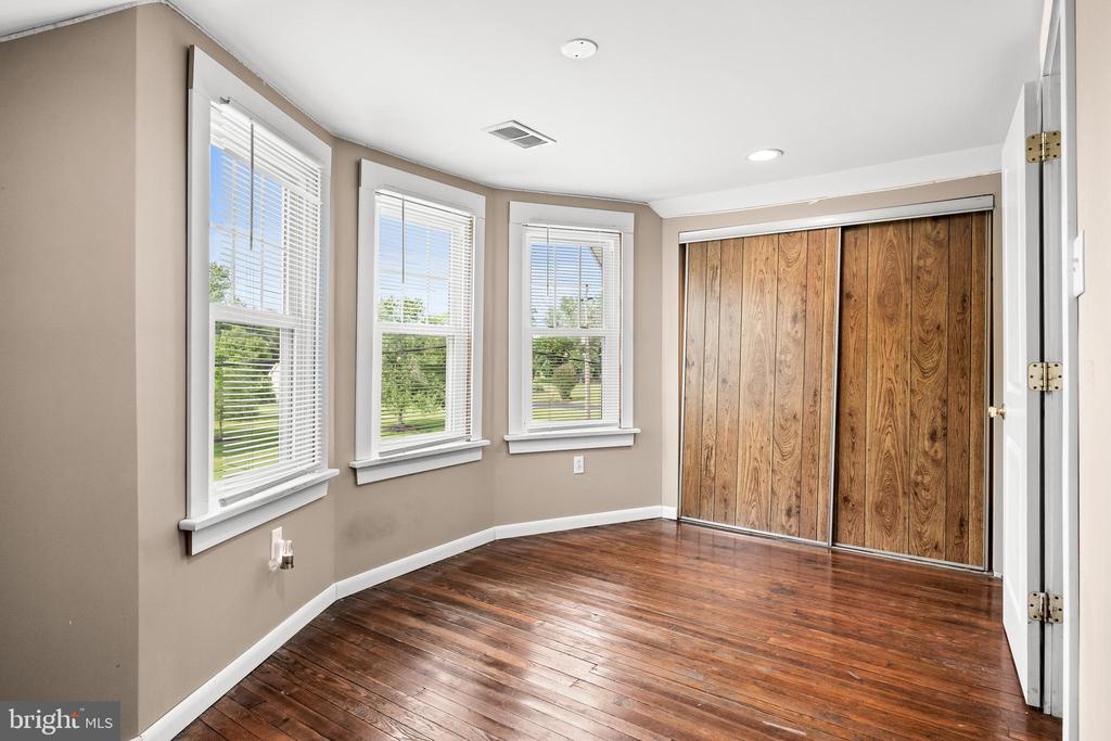 127 HURFFVILLE GRENLOCH ROAD