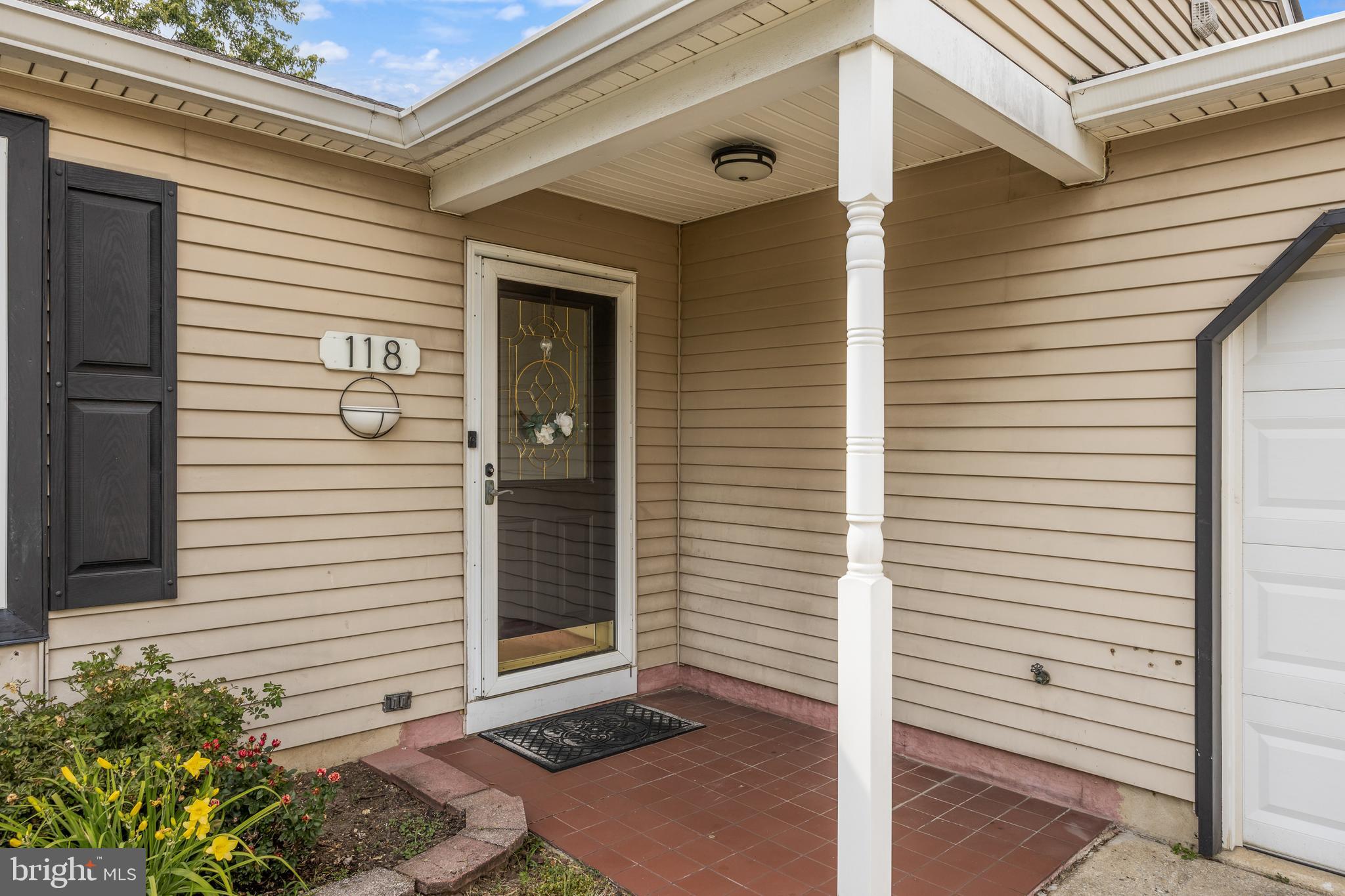 118 E ROBINS RUN E