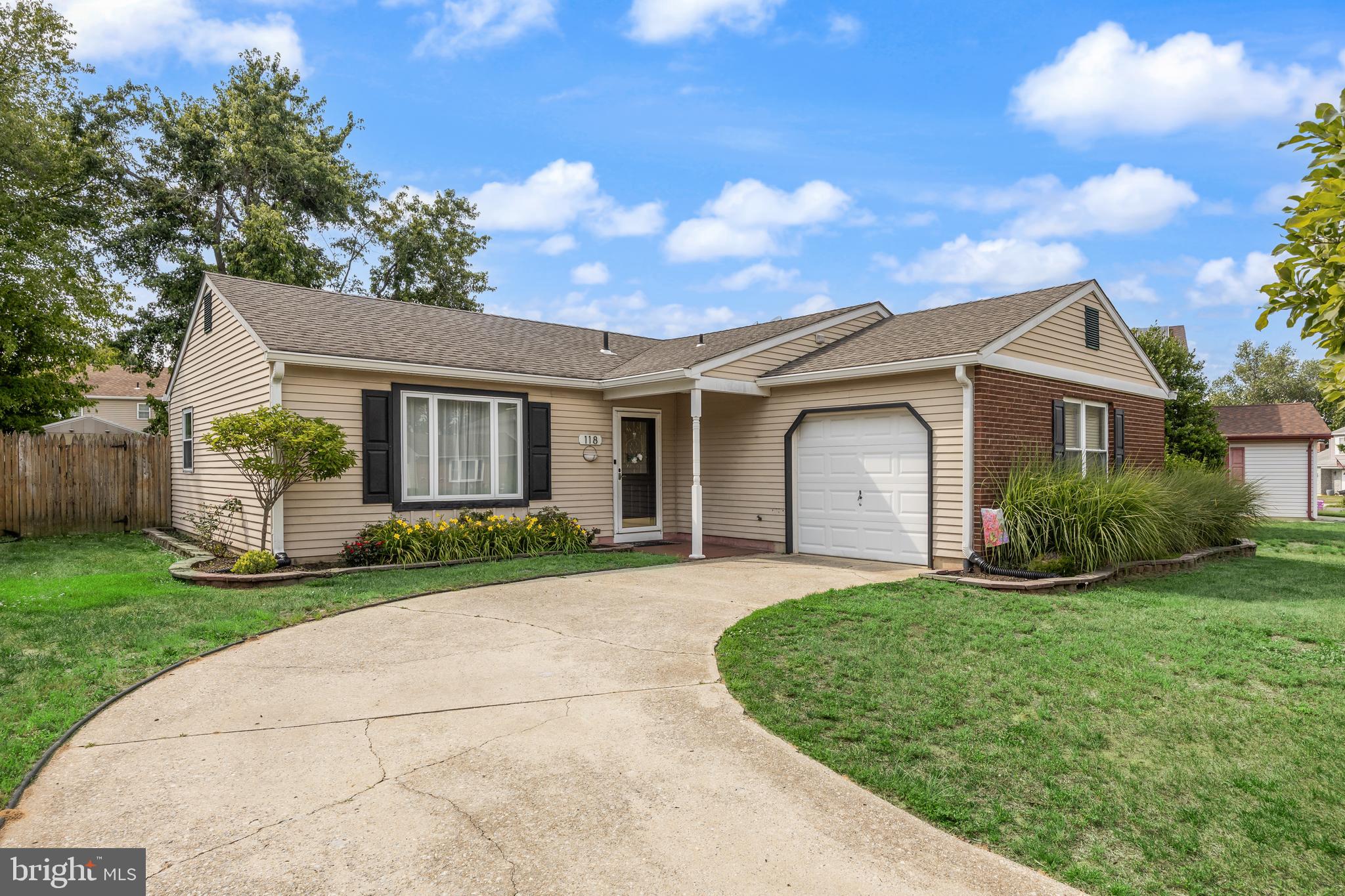 118 E ROBINS RUN E