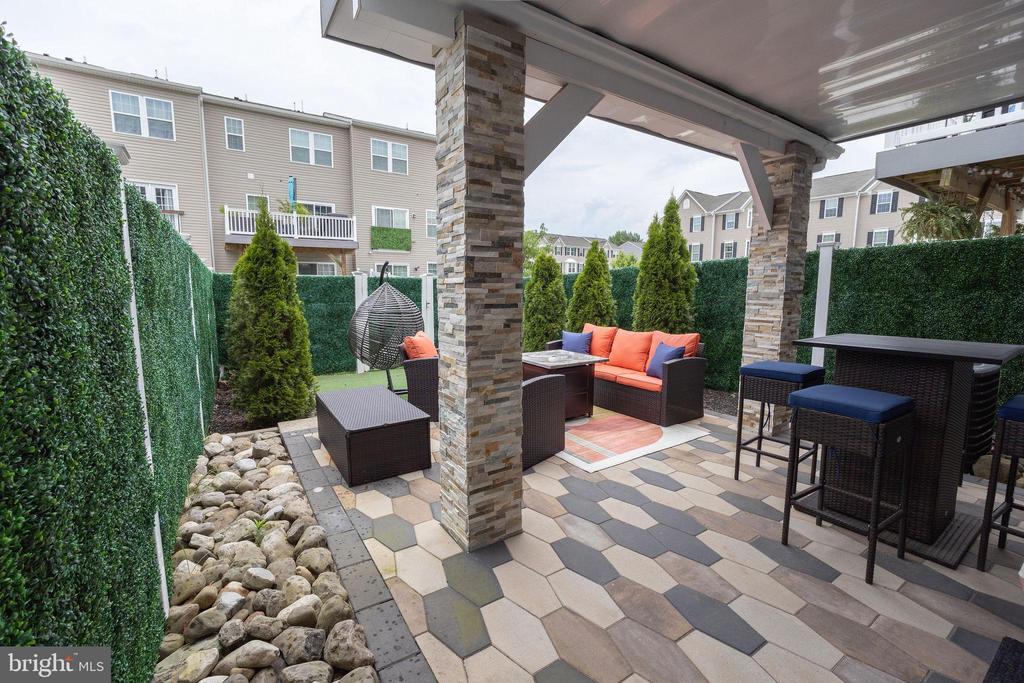 112 PINNACLE PLACE