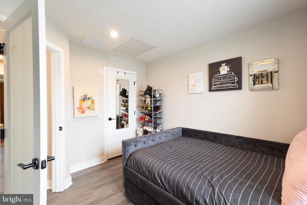 112 PINNACLE PLACE