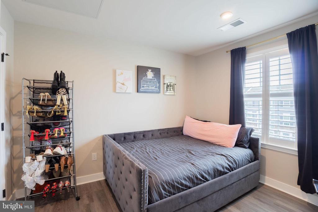 112 PINNACLE PLACE