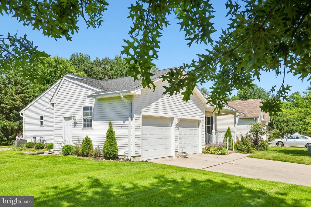779 CHICKORY TRAIL