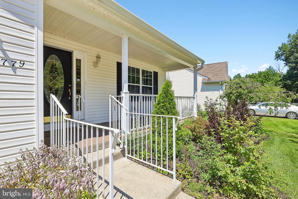 779 CHICKORY TRAIL