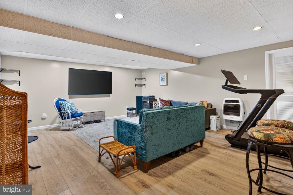 393 BRYN MAWR DRIVE
