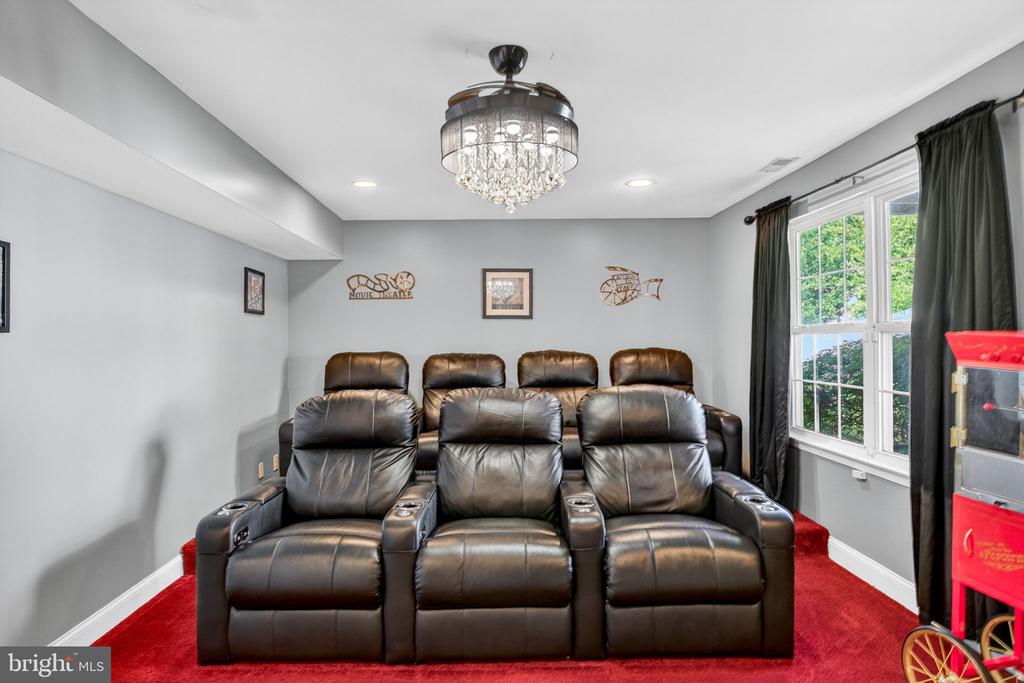 756 VALLEY GREEN AVENUE